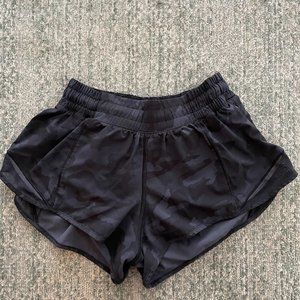 LuLuLemon Hotty Hot 2.5 Short Size 0